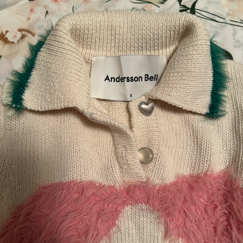 Fuzzy sweater - Picture 3 of 6